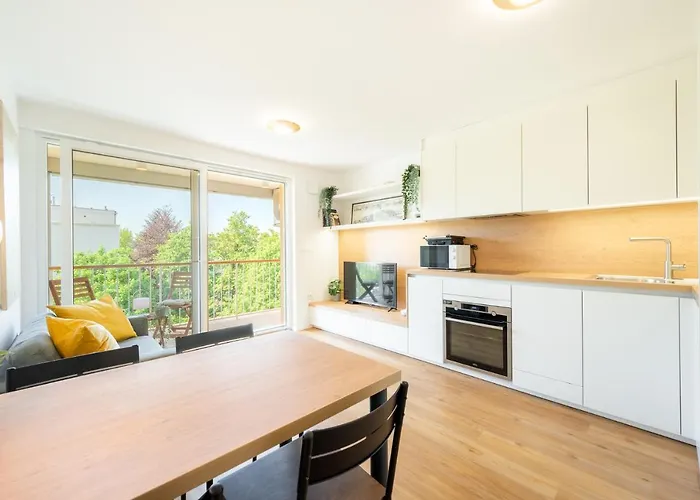 396 * Λιουμπλιάνα