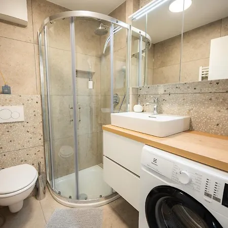 Apartma 396 *